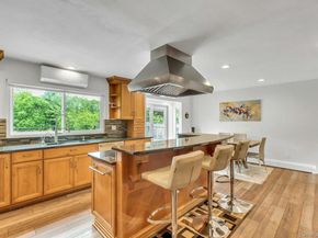 9 Hill And Tree Court, Melville NY 11747