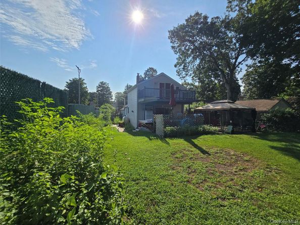 38 Woodmont Place, Farmingville NY 11738