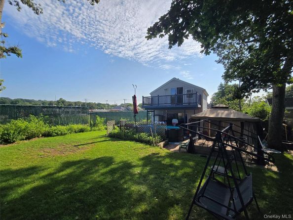 38 Woodmont Place, Farmingville NY 11738