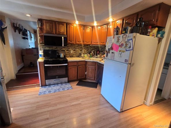 38 Woodmont Place, Farmingville NY 11738