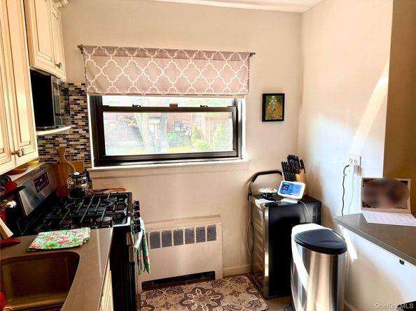74-65 220th Street 102A2, Oakland Gardens NY 11364