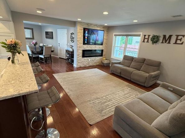 3 Neptune Place, Massapequa NY 11758