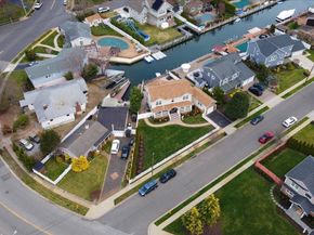 3 Neptune Place, Massapequa NY 11758