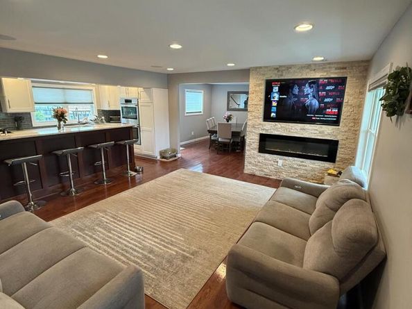 3 Neptune Place, Massapequa NY 11758