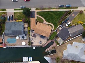 3 Neptune Place, Massapequa NY 11758
