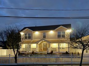 3 Neptune Place, Massapequa NY 11758