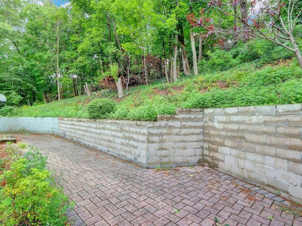 81 Oakside Road, Smithtown NY 11787