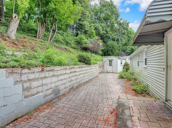 81 Oakside Road, Smithtown NY 11787