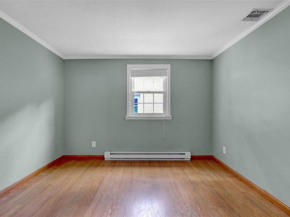 81 Oakside Road, Smithtown NY 11787