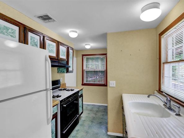 81 Oakside Road, Smithtown NY 11787