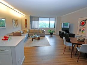 27110 Grand Central Parkway 4Y, Floral Park NY 11005