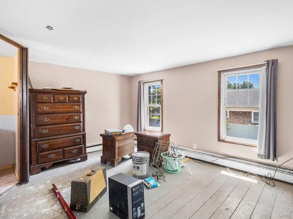 59 Irish Lane, East Islip NY 11730