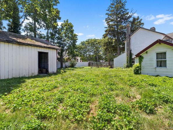 59 Irish Lane, East Islip NY 11730