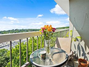400 High Point Drive PH12, Hartsdale NY 10530