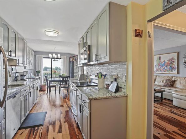 400 High Point Drive PH12, Hartsdale NY 10530