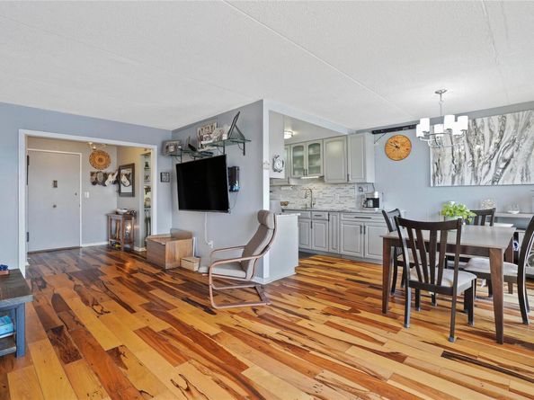 400 High Point Drive PH12, Hartsdale NY 10530