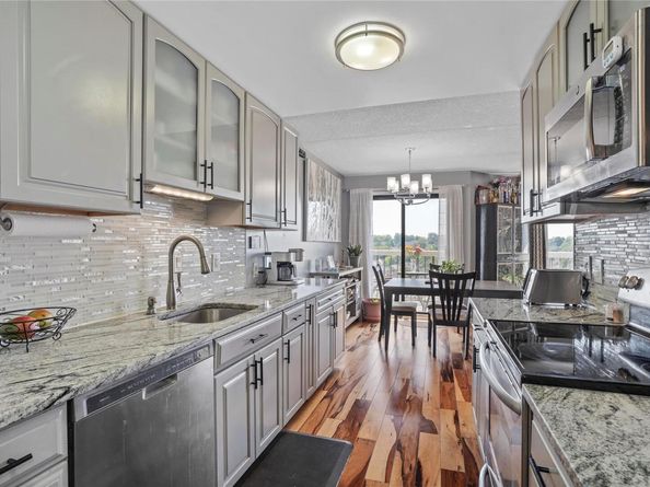 400 High Point Drive PH12, Hartsdale NY 10530