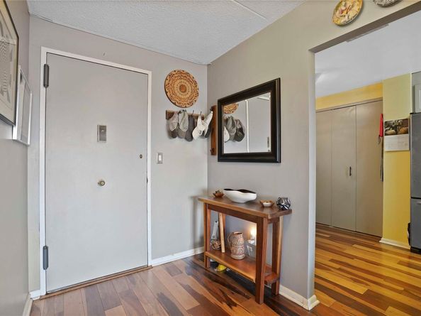 400 High Point Drive PH12, Hartsdale NY 10530