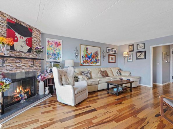 400 High Point Drive PH12, Hartsdale NY 10530