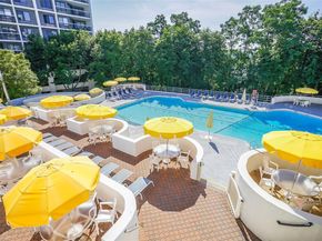 400 High Point Drive PH12, Hartsdale NY 10530