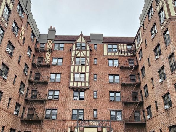 590 E 3rd Street 2O, Mount Vernon NY 10553