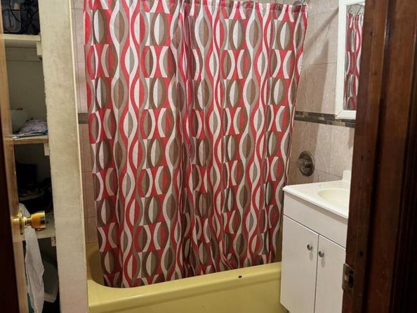 87-17 95th Ave, Ozone Park NY 11416