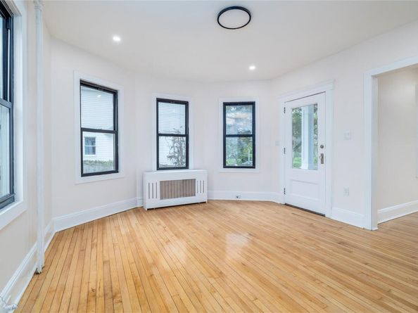 85 Webster Avenue, Port Washington NY 11050