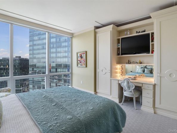 1 Renaissance Square 26F, White Plains NY 10601