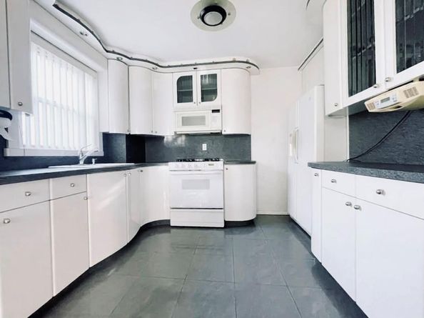 2483 W 16th Street 3C, Brooklyn NY 11214