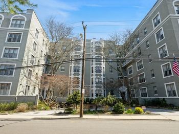 1185 E Broadway