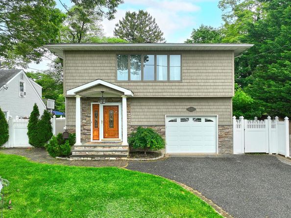36 Dawes Avenue, Syosset NY 11791