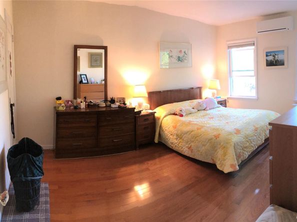 70-27 175th Street, Fresh Meadows NY 11365