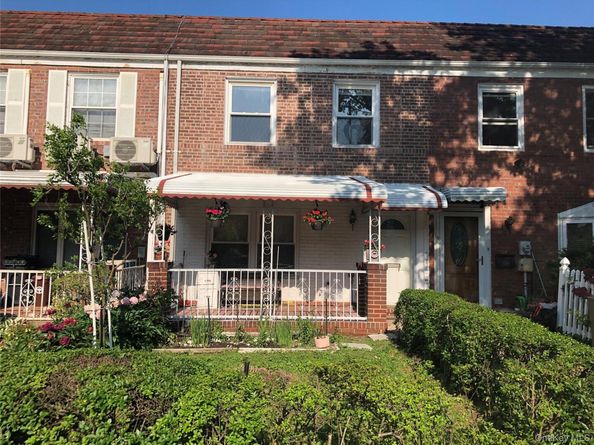 70-27 175th Street, Fresh Meadows NY 11365