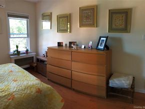 70-27 175th Street, Fresh Meadows NY 11365