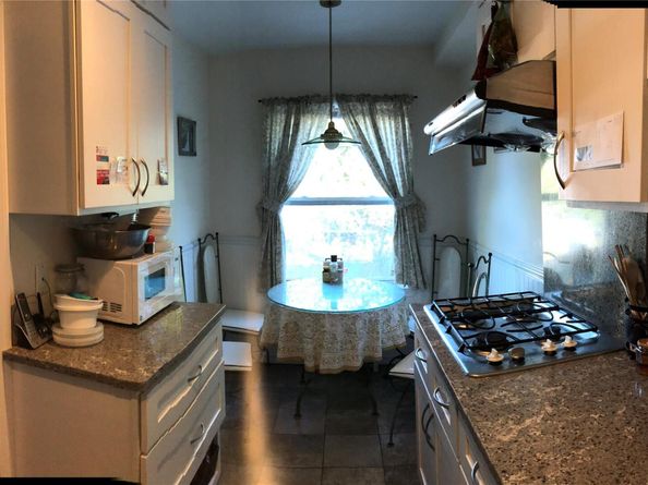 70-27 175th Street, Fresh Meadows NY 11365