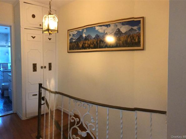 70-27 175th Street, Fresh Meadows NY 11365