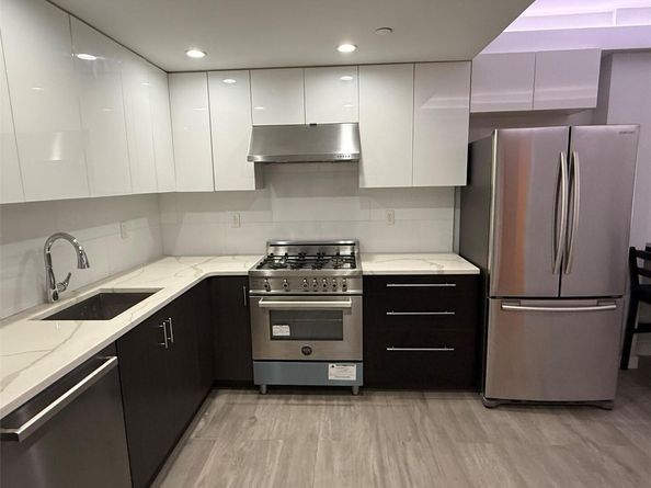 158-16 79th Avenue 204N, Fresh Meadows NY 11366