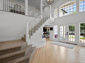 5 Landing Court, Dix Hills NY 11746