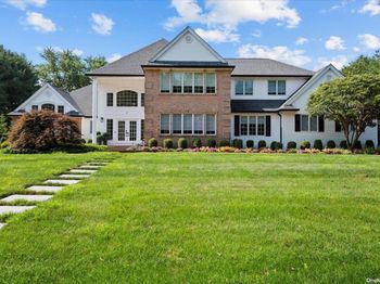 5 Landing Court