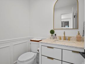 5 Landing Court, Dix Hills NY 11746
