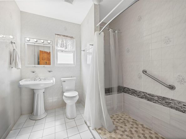 15039 Coolidge Avenue, Briarwood NY 11432