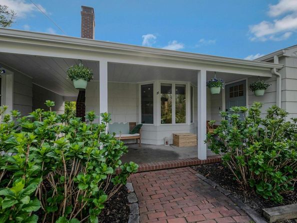 22 Braemer Road, Setauket NY 11733