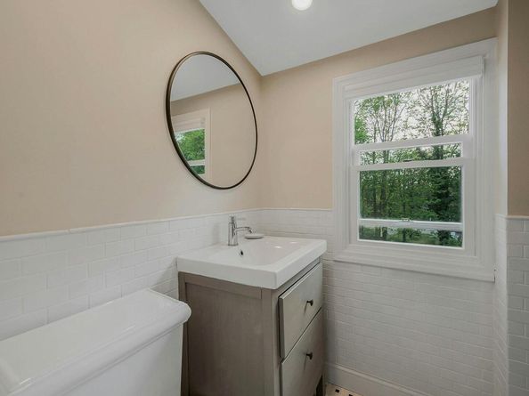 22 Braemer Road, Setauket NY 11733