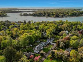 22 Braemer Road, Setauket NY 11733