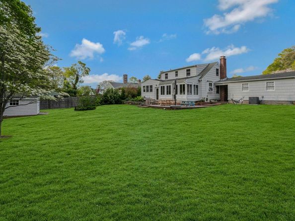 22 Braemer Road, Setauket NY 11733
