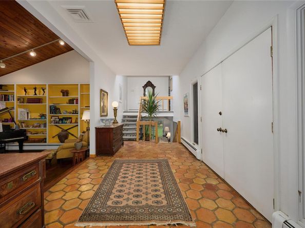 31 Greenlawn Road, Katonah NY 10536