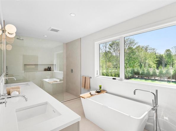 30 School Street, East Hampton NY 11937