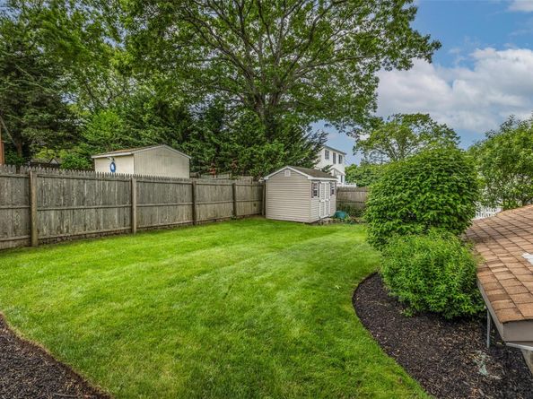 26 Point Breeze Drive, Rocky Point NY 11778