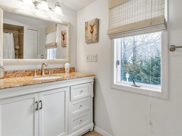 5225 Peconic Bay Boulevard, Laurel NY 11948