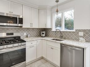 5225 Peconic Bay Boulevard, Laurel NY 11948